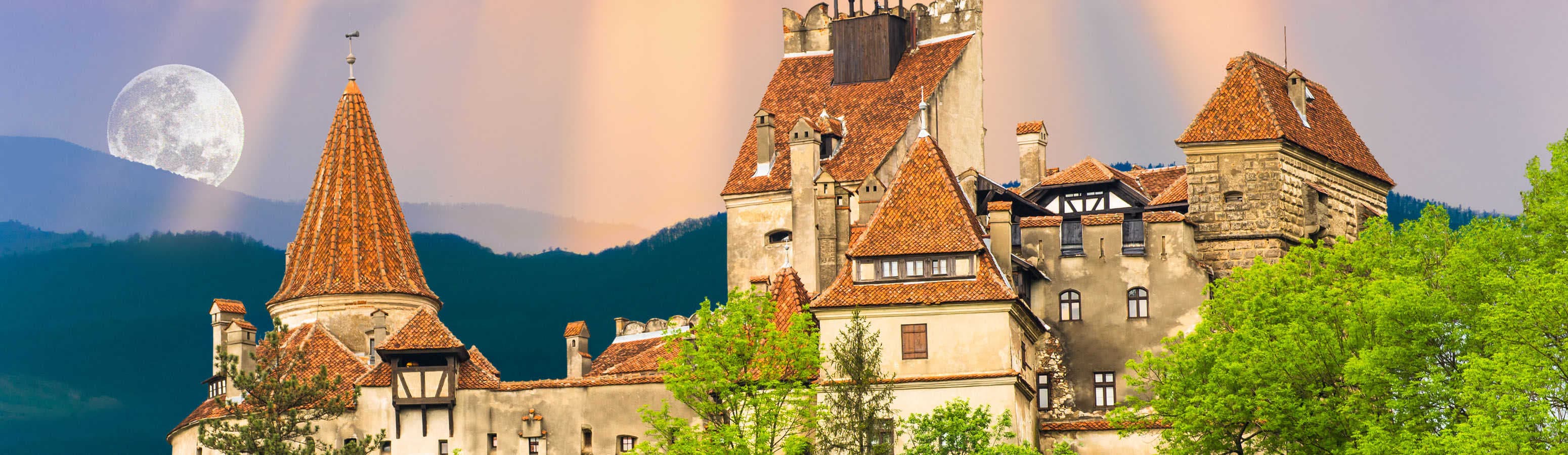 Castle that decorates the Dracula Region