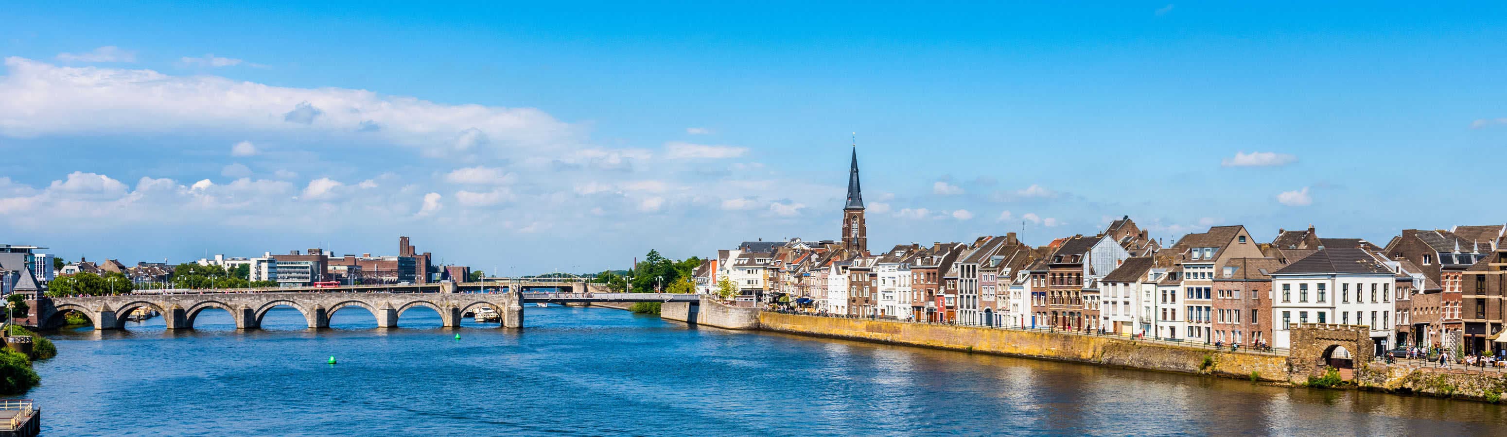 Vízi kastély, vidámpark és vízesés, látogasson el Belgiumra